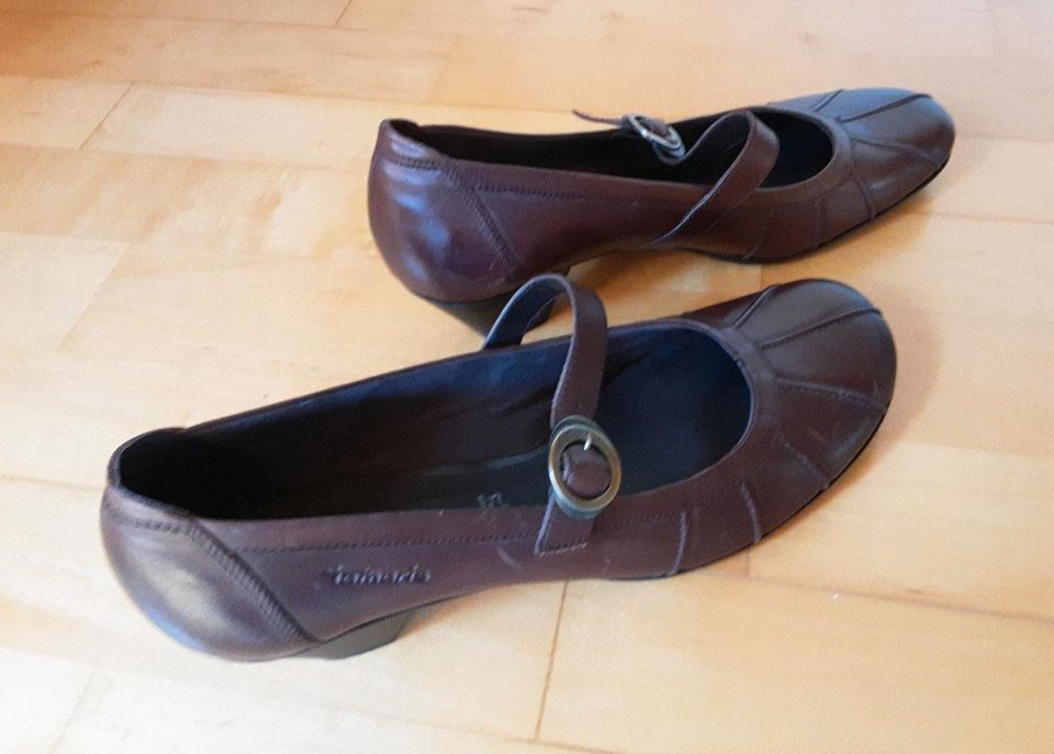 Schuhe braun, Leder, Gr. 42, Tamaris in Nehren