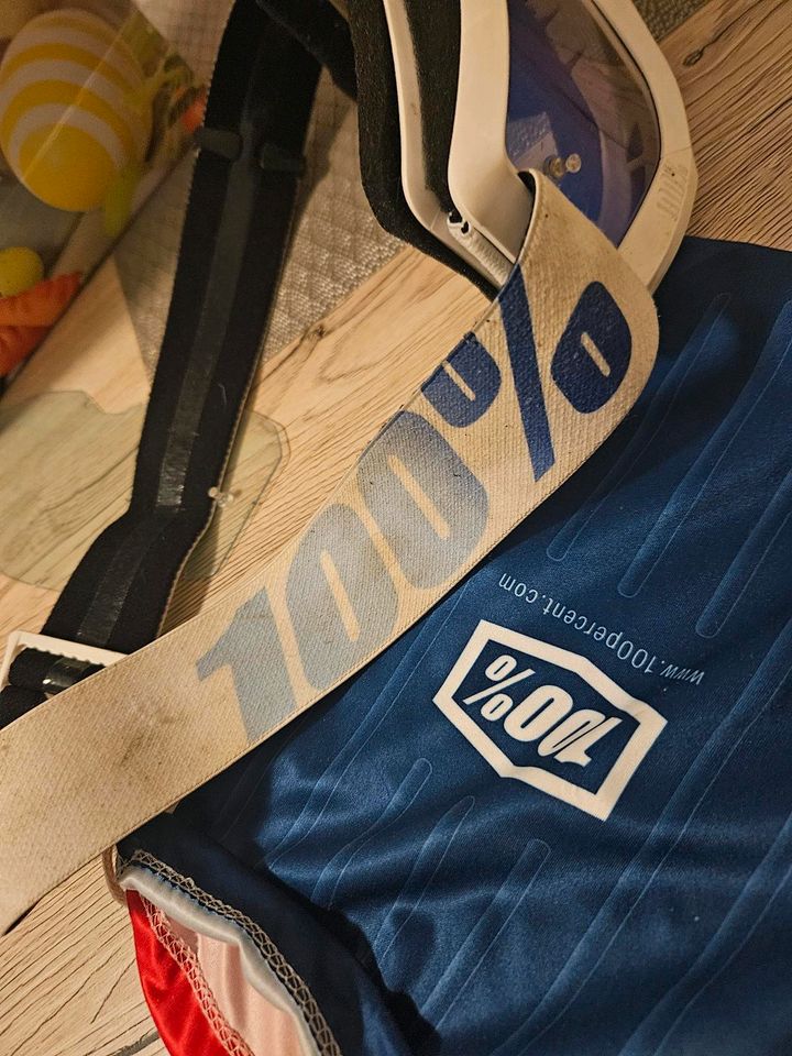 100 % Motocross Brille in Blau/Weiß in Staßfurt