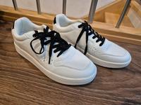 Sneaker NEU Gr 42 Bayern - Kempten Vorschau