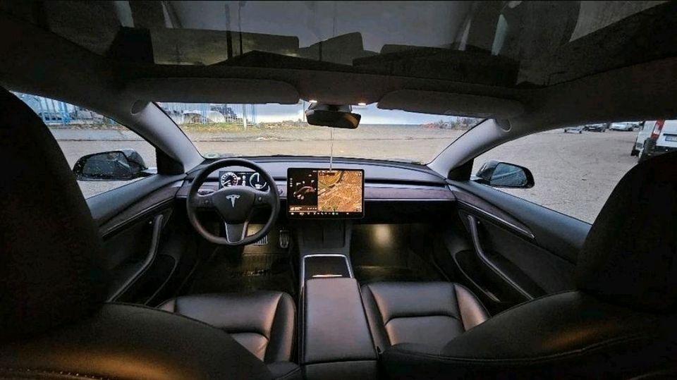 Tesla Model 3 LongRange 1.Hand AMD Ryzen Prozessor in Mannheim