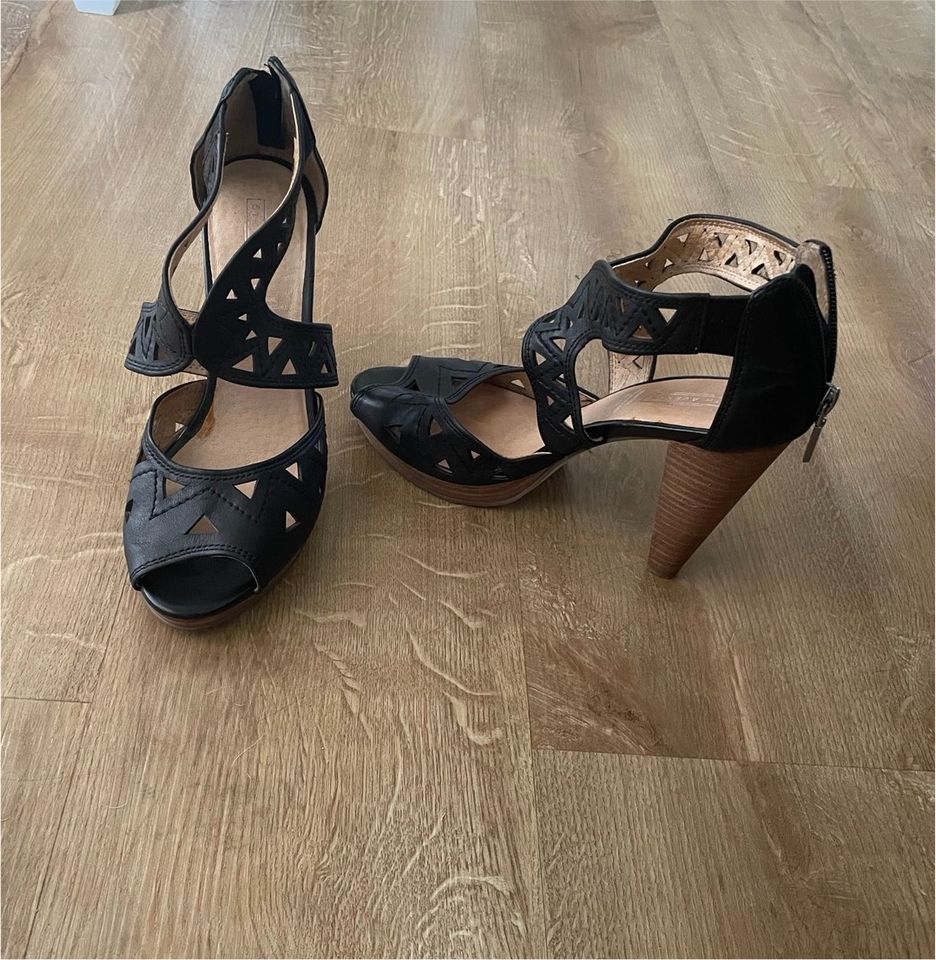 Deichmann 5th Avenue schwarze echtes Leder Pumps in Nordrhein-Westfalen -  Moers | eBay Kleinanzeigen ist jetzt Kleinanzeigen