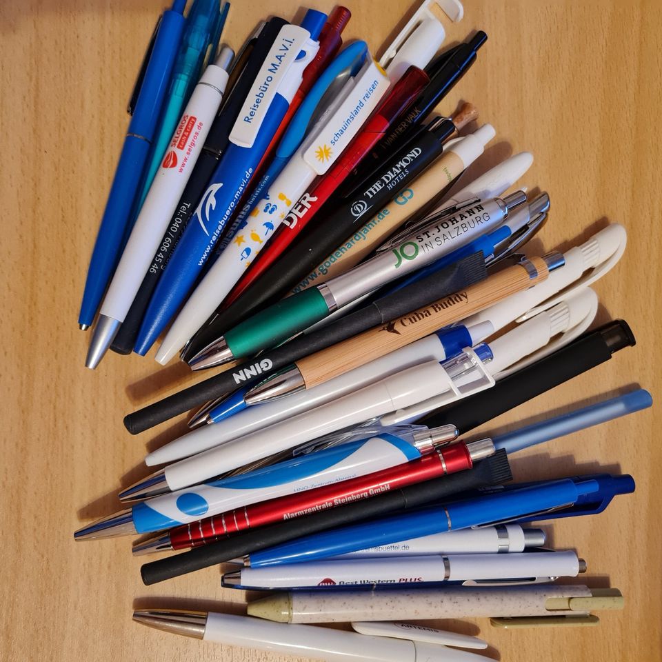 40 verschiedene Kugelschreiber, neuwertig in Hamburg