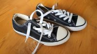 Converse und ein Sneaker. Baden-Württemberg - Titisee-Neustadt Vorschau