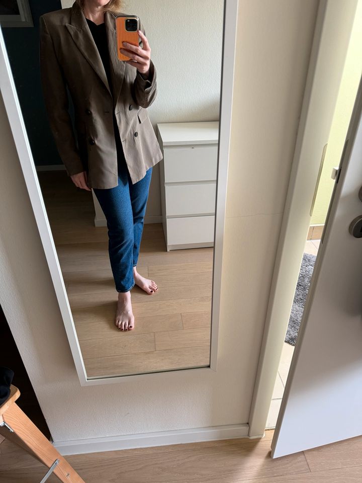 Zara minimalistischer Blazer in khaki in Düsseldorf