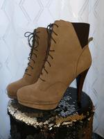 Sale % neu Esprit Highheels Stiefeletten Gr 40 NP 139,95 Frühling Hessen - Edermünde Vorschau