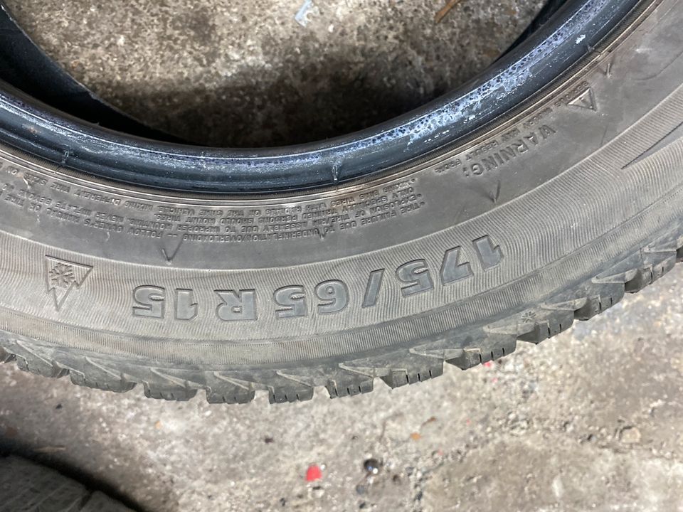 Winterreifen 175/65R15. 84T in Edersleben