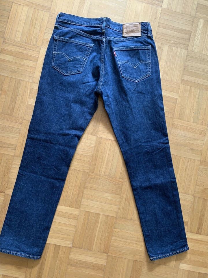 Neuwertig Levi’s Premium Hose Lot 511 W34 L32 in München