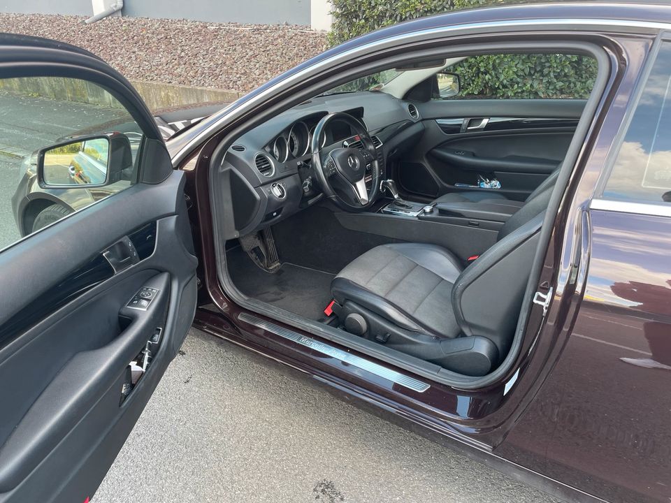 Mercedes Benz C250 CDI Coupé • Keyless • 3. Hand • Navi in Oberhausen