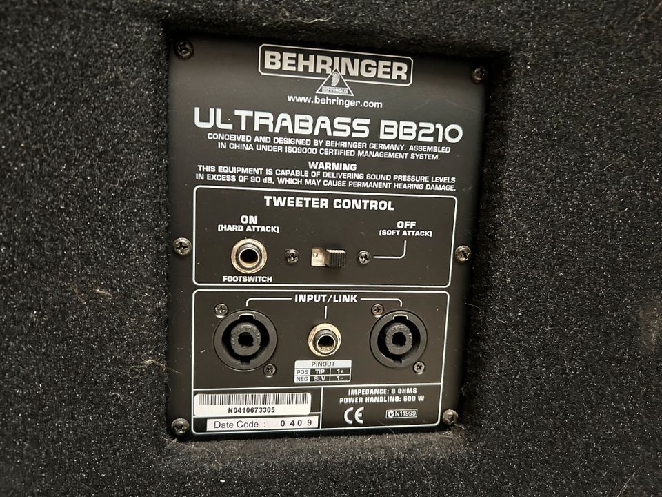 Behringer Bass Box 2x10" in Bockhorn
