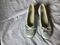 Gabor Damen Pumps Größe 5 1/2 weiß/3 Niedersachsen - Goslar Vorschau