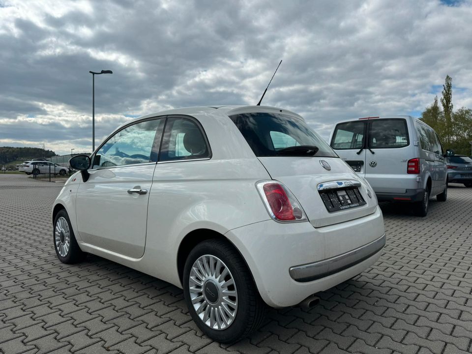 Fiat 500 Lounge 1.2 Klimaautomatik/Panoramadach/Euro5/LM Räder in Dautphetal