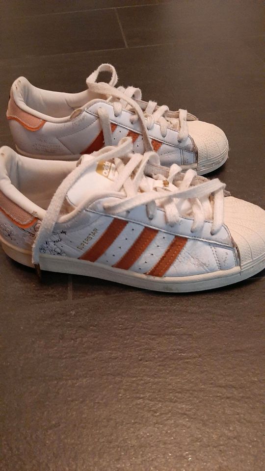 Adidas Schuhe nur Abholung in Asperg