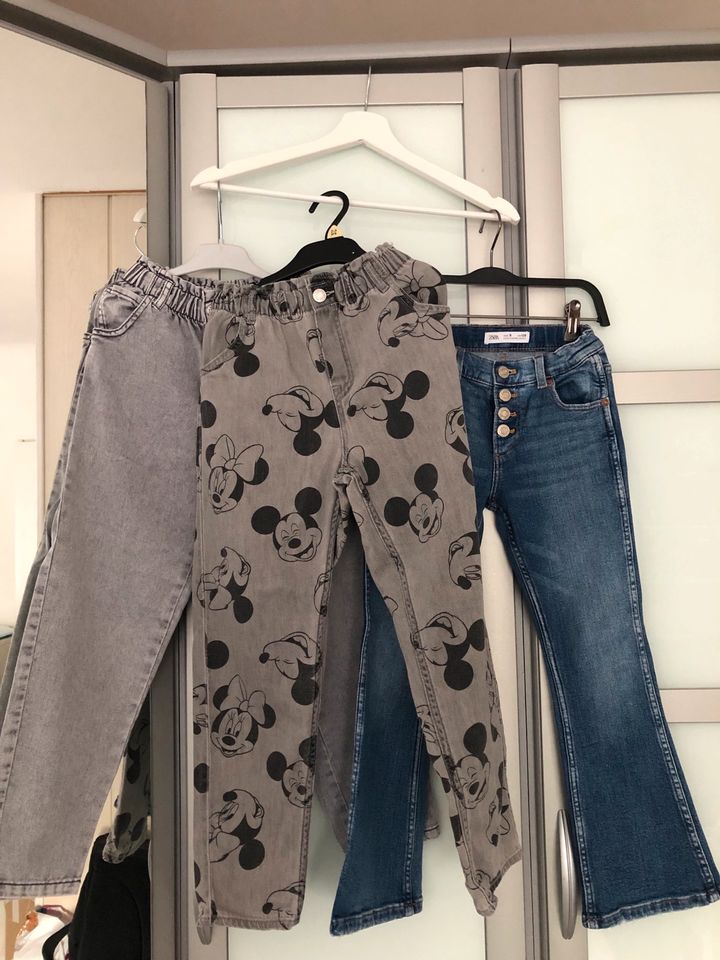 3 Paar Jeans in Freiburg im Breisgau