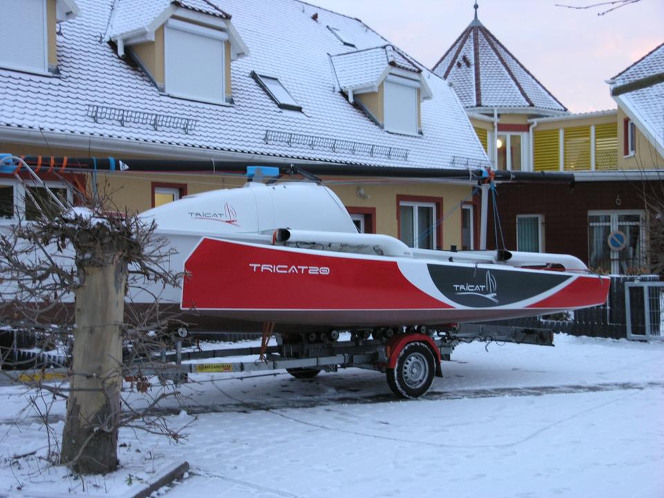 Trimaran Tricat 20 mit Genaker und Bootsanhänger, EW 2023 image