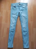 Hilfiger Demin Damen Jeans hellblau Größe 32/32 Nordrhein-Westfalen - Langenfeld Vorschau