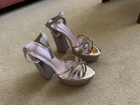 High Heels Blockabsatz 15cm  Gold Glitter Peep Toes Größe 42 Nordrhein-Westfalen - Waltrop Vorschau