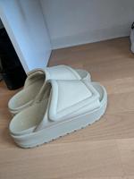 Zara Plateau Sandalen Sandaletten Schlappen Creme beige Leipzig - Schönefeld-Abtnaundorf Vorschau