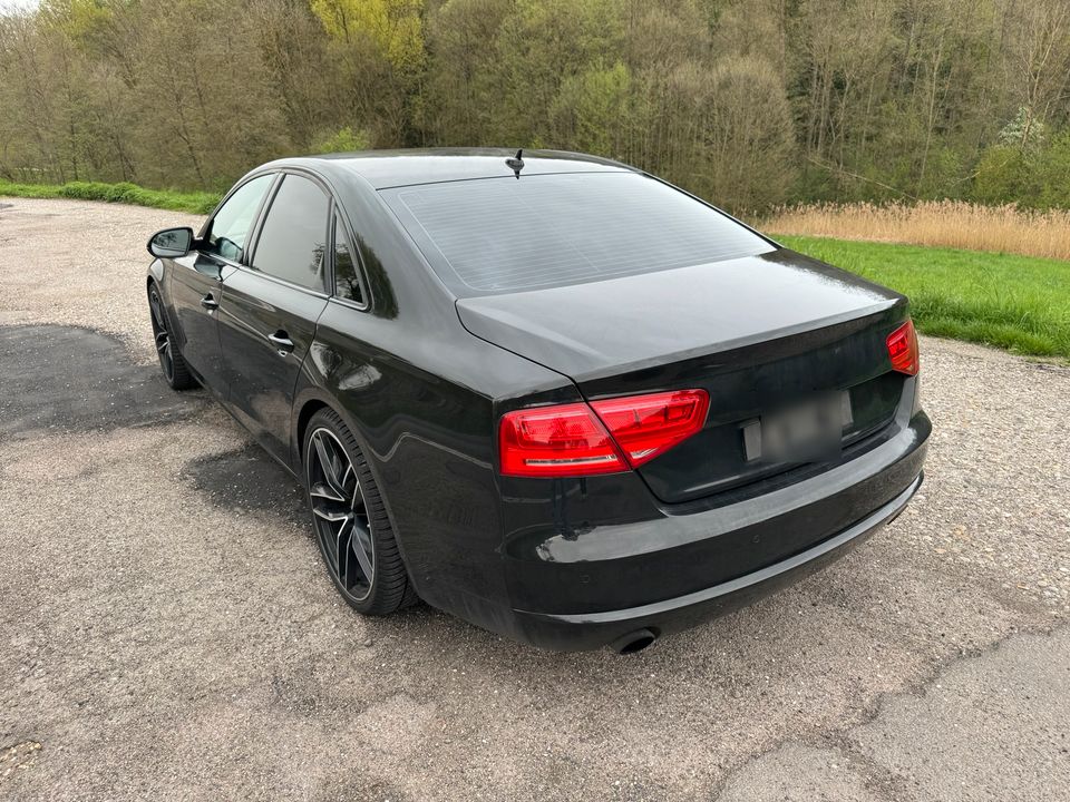 Audi A8 4.2 TDI tiptronic quattro BOSE*BLACK*21-ZOLL in Mühlacker