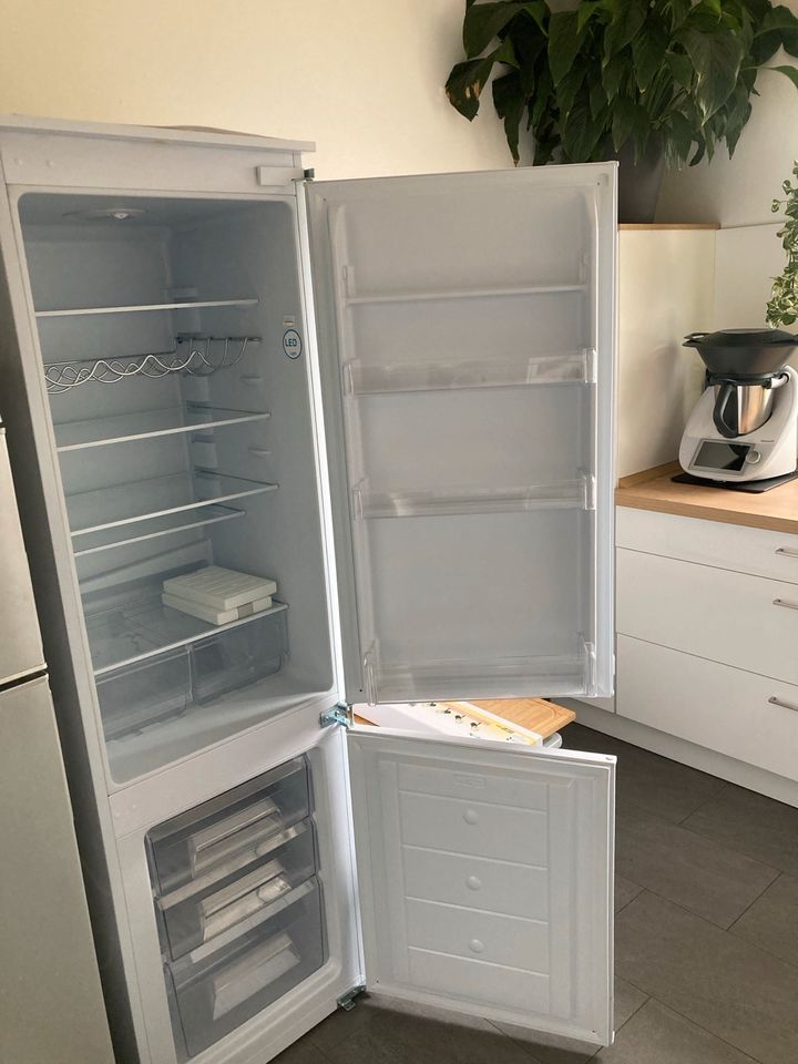 Einbaukühlschrank Kühlschrank und Gefrierfach in Duisburg
