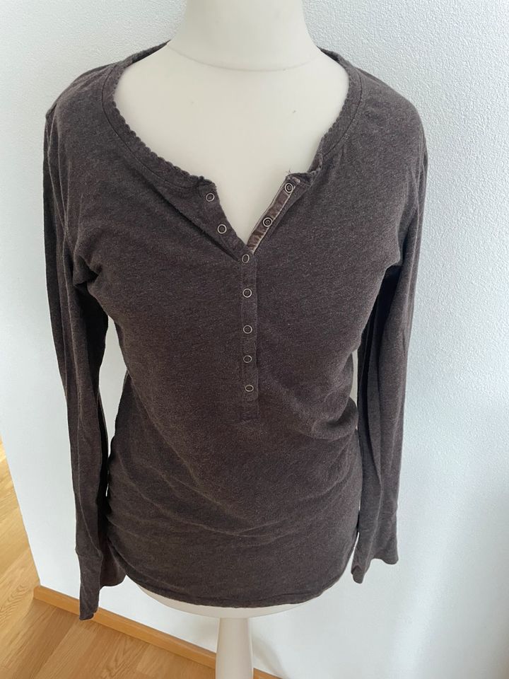 Schönes Basic Longshirt mit Ausschnitt von H&M L.O.G.G. in Ellwangen (Jagst)