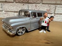 Chevrolet Surburban Jada Toys 1:24 mit Figuren München - Altstadt-Lehel Vorschau