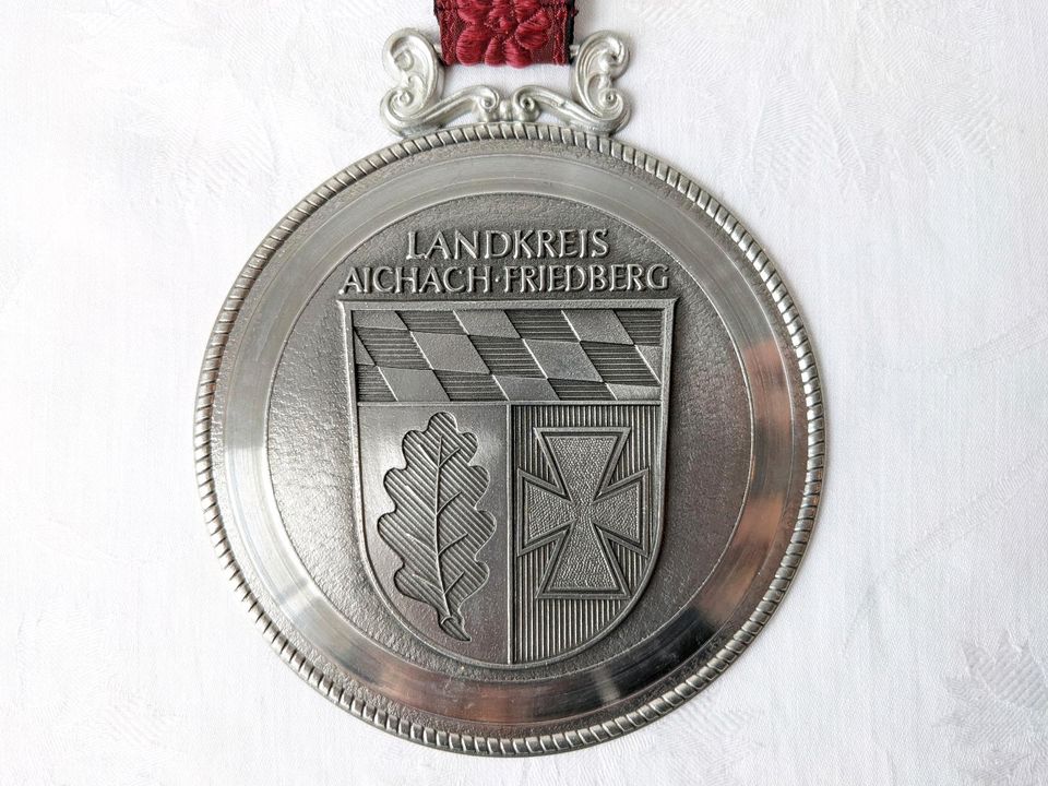 Landkreis Aichach - Friedberg Medaille 97% Zinn 12 cm in Augsburg