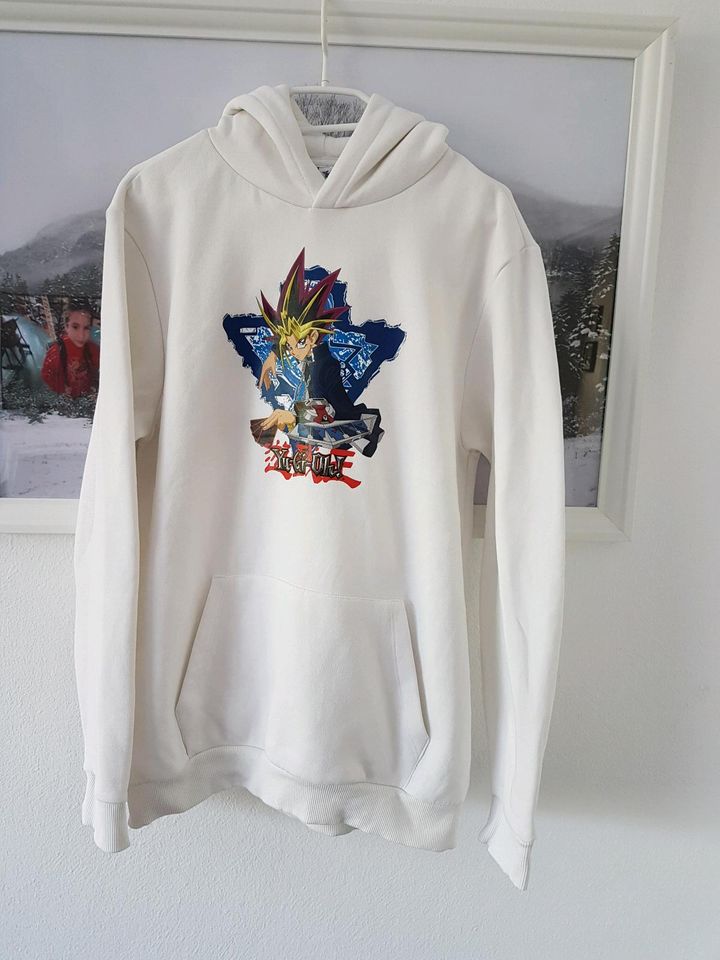 YU-GI-OH HOODIE SWEATSHIRT NEU GR M WEISS ANIME YUGIOH in Geseke