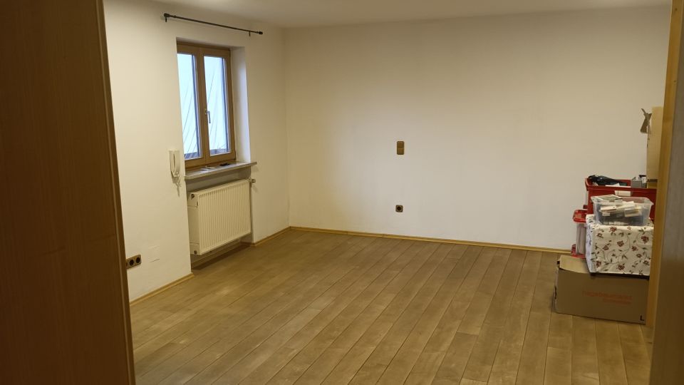 Schöne 3 - Zimmer EG - Wohnung in Bruckmühl