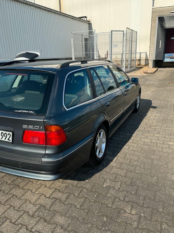 BMW 520i super Zustand in Grevenbroich