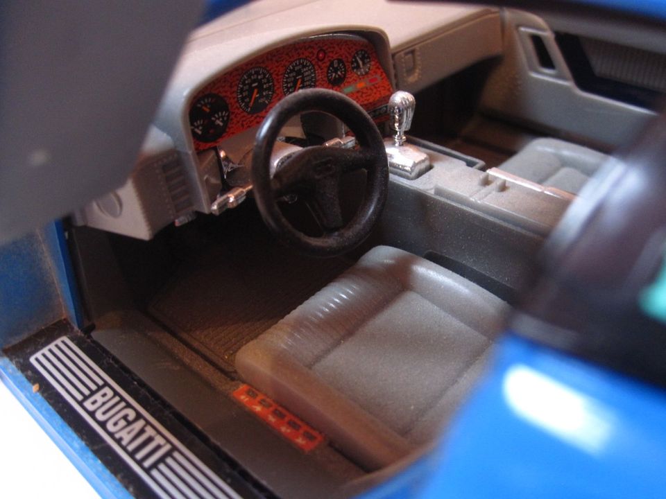Bugatti EB110 1:18 Modellauto blau in Burgheim