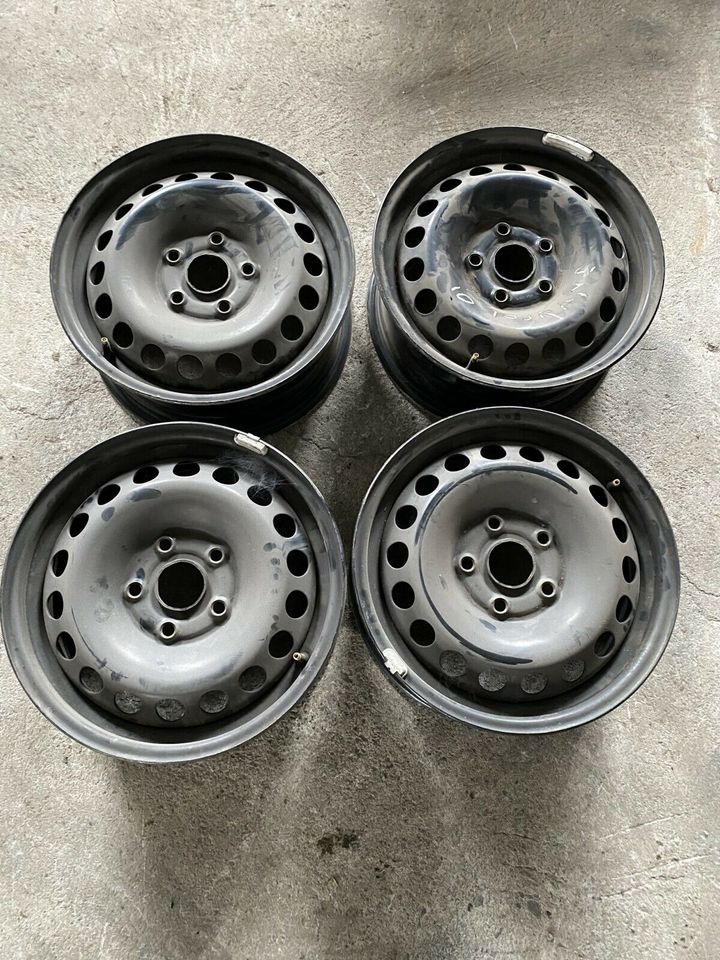 4x Stahlfelgen für VW Golf 5, VW Touran 515024 6x15 ET47 in Willingen (Upland)