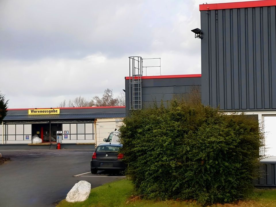 HERVORRAGENDES INVESTMENTANGEBOT! Ehm. Roller Markt mit Pkw-Außenstellplätzen in Braunschweig! in Braunschweig