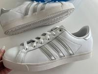 Adidas Sneaker Turnschuhe 38 weiß/silber NEU Sachsen - Chemnitz Vorschau