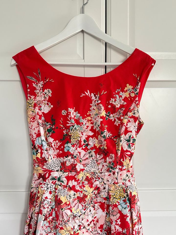 Comma Kleid rot Blumen Ruth Moschner - Gr. 40 - NEU! in Neubiberg