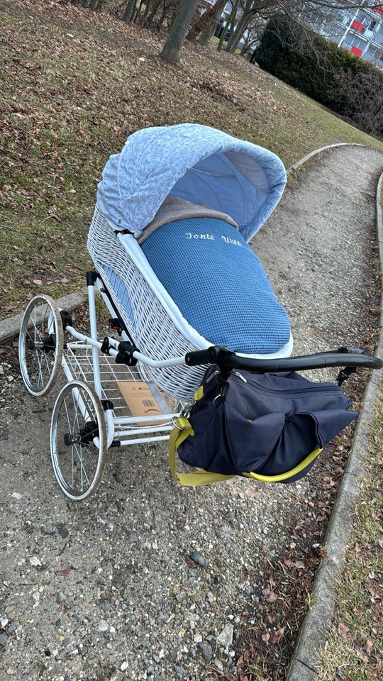 Retro Kinderwagen in Hohenmölsen