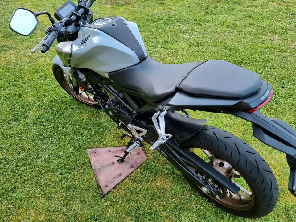 HONDA CB 125R in Pasewalk