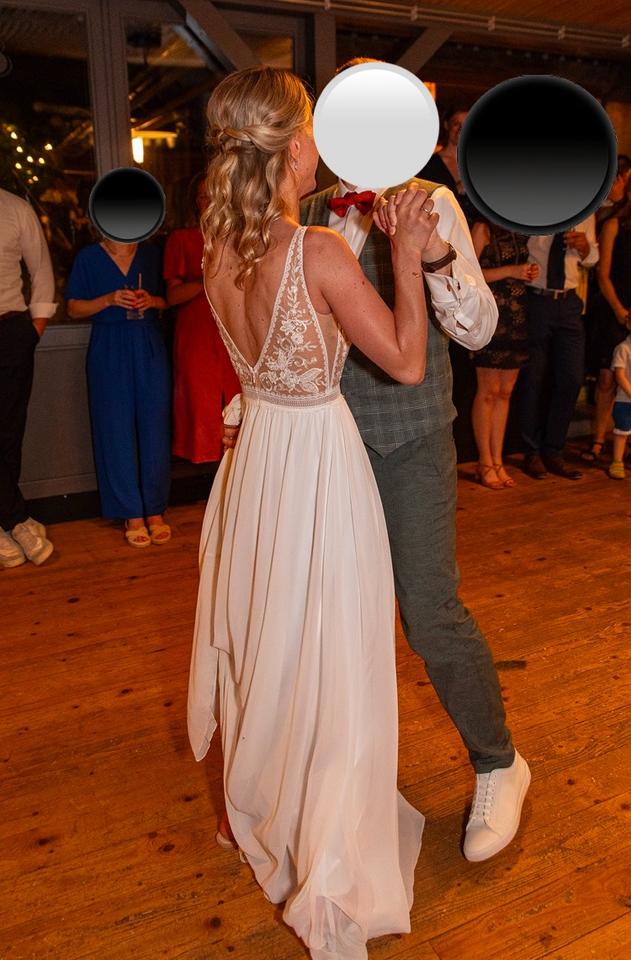 Brautkleid mit Tattoospitze *profesiionelle Reinigung* in München