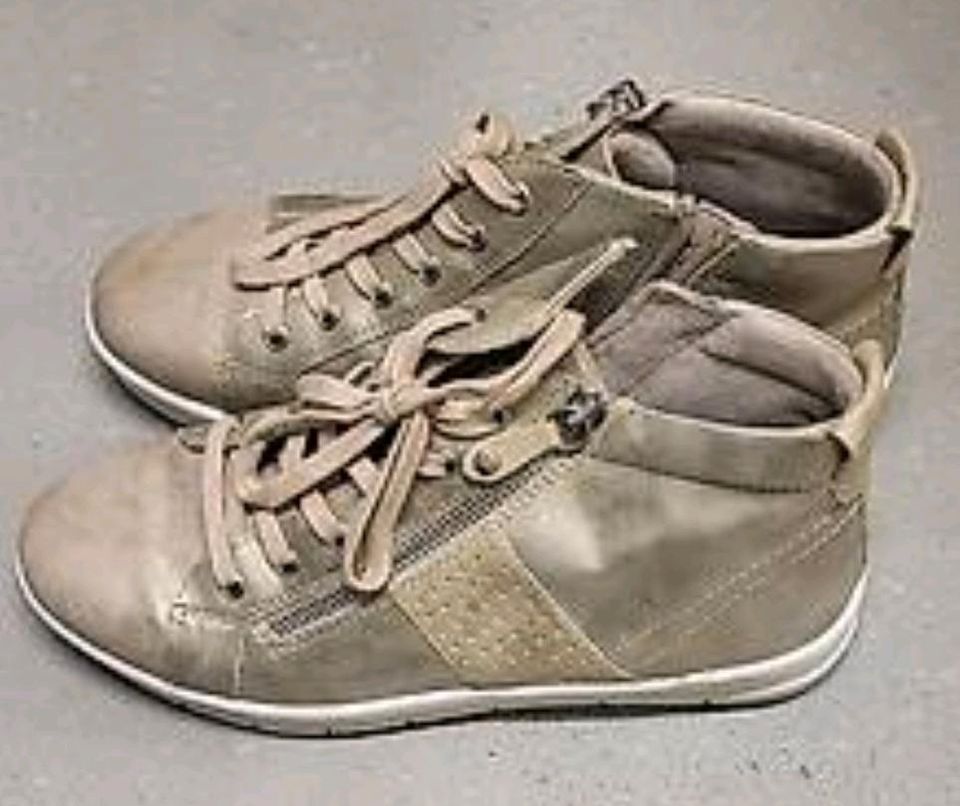 Neu Schuhe Sneakers von Tamaris Gold Weiss Grösse 39 in Kassel