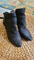 schicker eleganter Schuh, Highlheel, hochwertiges Wildleder Berlin - Treptow Vorschau