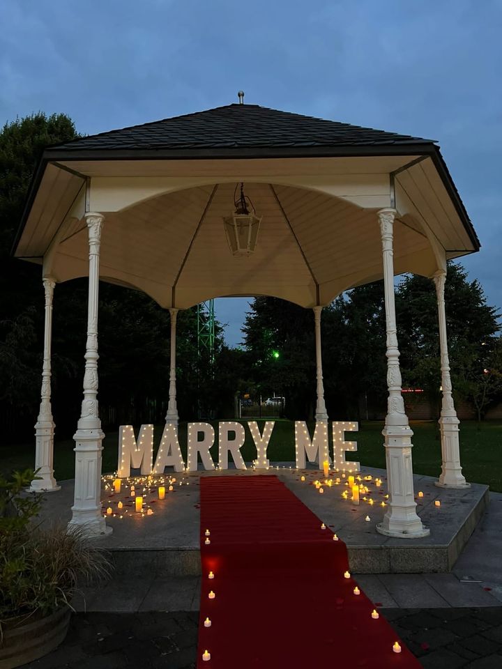 Heiratsantrag  Buchstaben Marry Me XL oder XXL in Gladbeck