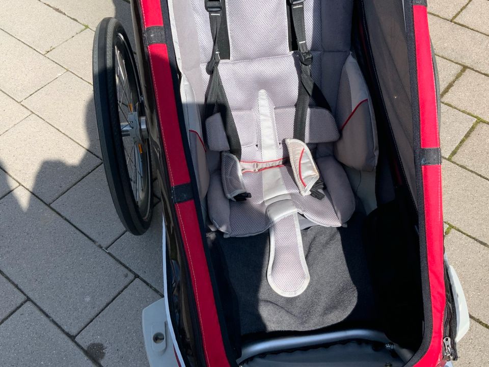 Thule Chariot CX1 mit Kupplung , Deichsel und  Joggingrad in Gehrden