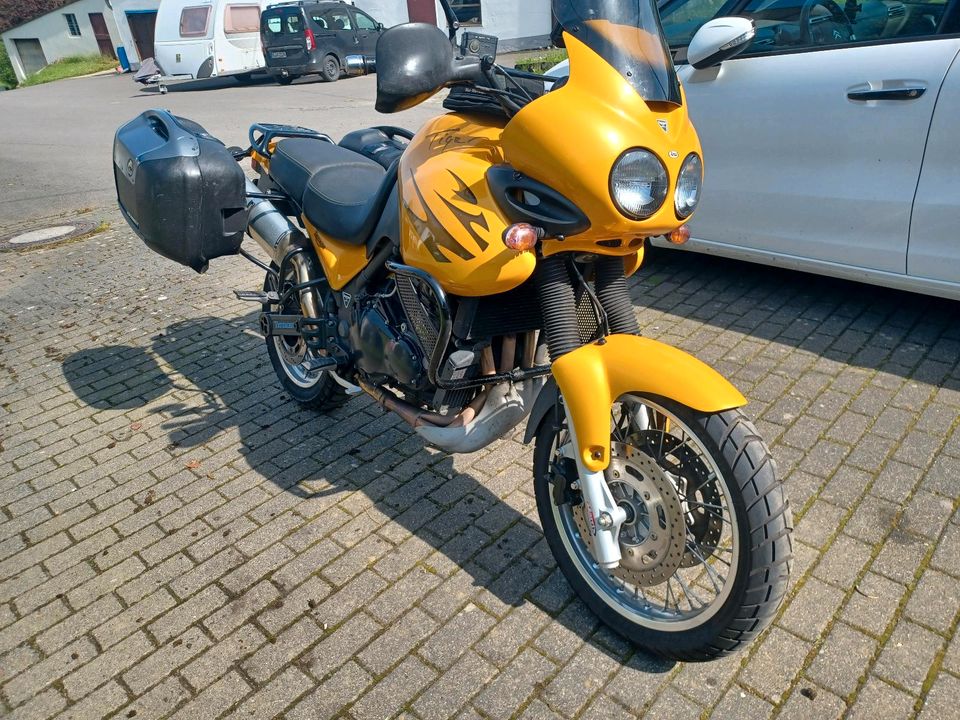 Triumph Tiger 885i in Wermelskirchen