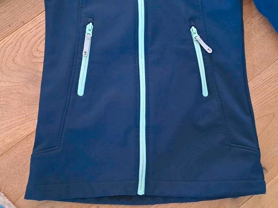 Trollkids Lillesand Parka Softshell blau türkis Gr. 128 neuwertig in Hamburg