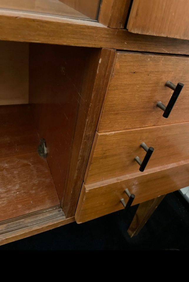 Alter Buffetschrank (Abholung bis 26.05.24 möglich) in Heidelberg