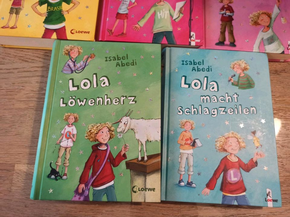 Lola Bücher Set in Löningen