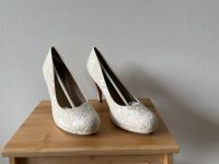 Tamaris Pumps ivory macramee 42 Brautschuhe Hochzeit Spitze OVP Neuhausen-Nymphenburg - Neuhausen Vorschau