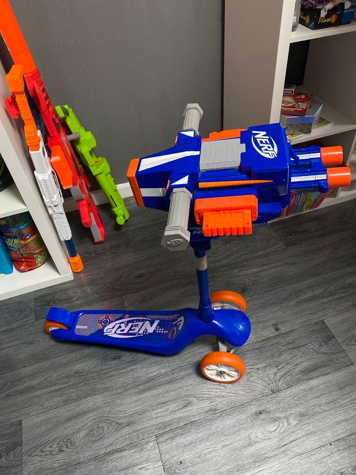 NERF ROLLER SCOOTER MIT SCHIESSFUNKTION in Berlin