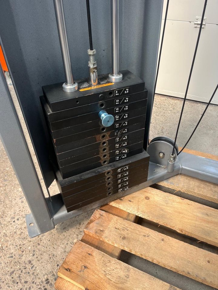 Precor Icarian line Pulldown Ft334/ latzug/ 2 stack Grey in Bocholt