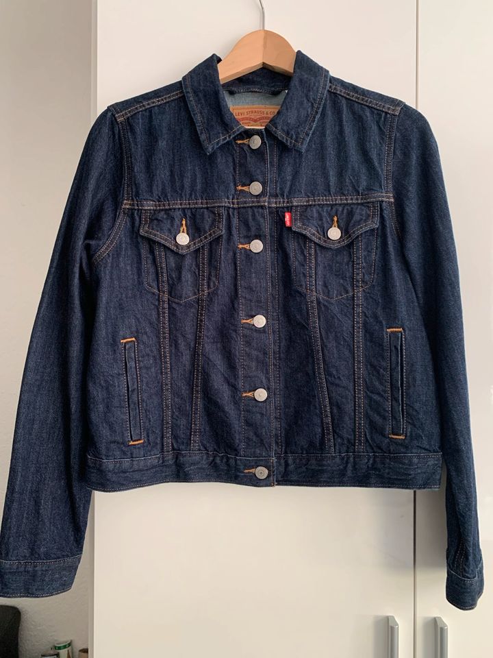 Levi’s Jeansjacke, Gr. L in Gießen