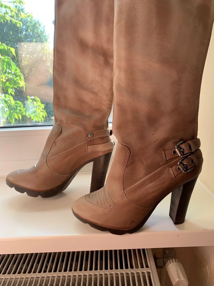 CINQUE tolle Stiefel in Gr.38 Leder *NEU* in Berlin